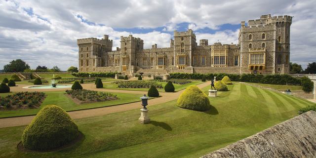 https://d3r8gwkgo0io6y.cloudfront.net/upload/windsor castle.jpg